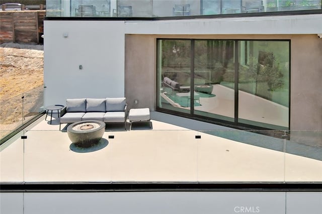 5130 Medina, Woodland Hills, CA 91364 — photo 20 of 45