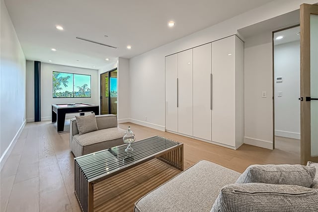 5134 Medina, Woodland Hills, CA 91364 — photo 45 of 58