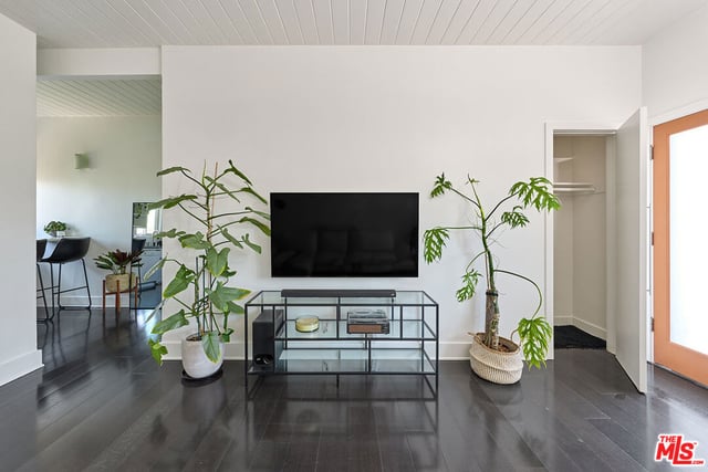 2325 Kansas Avenue 9, Santa Monica, CA 90404 — photo 9 of 18