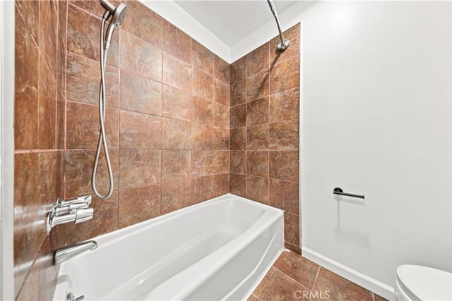 6815 Remmet Avenue 212, Los Angeles, CA 91303 — photo 15 of 32