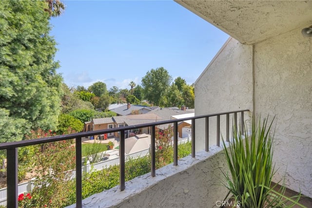 6540 Hayvenhurst Avenue 35, Lake Balboa, CA 91406 — photo 12 of 32