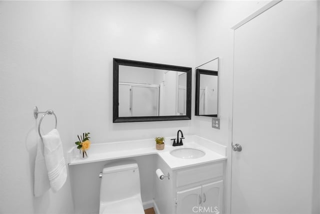 6540 Hayvenhurst Avenue 35, Lake Balboa, CA 91406 — photo 27 of 32