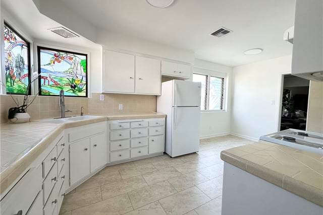 2572 Silver Ridge, Los Angeles, CA 90039 — photo 5 of 39