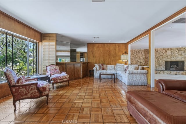 16172 Royal Oak Road, Encino, CA 91436 — photo 12 of 39