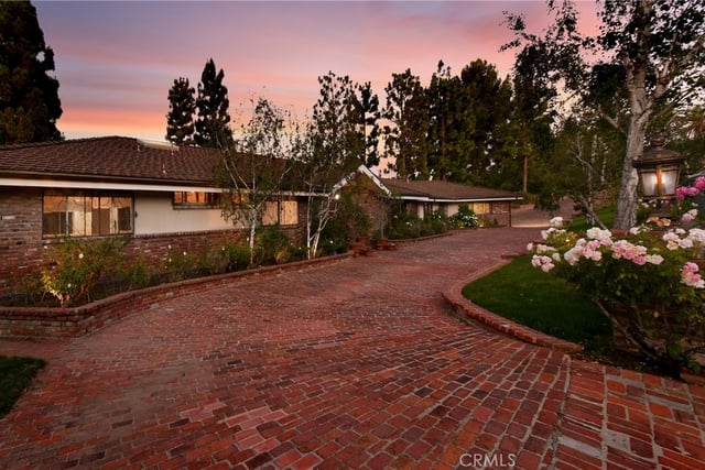 16172 Royal Oak Road, Encino, CA 91436 — photo 2 of 39