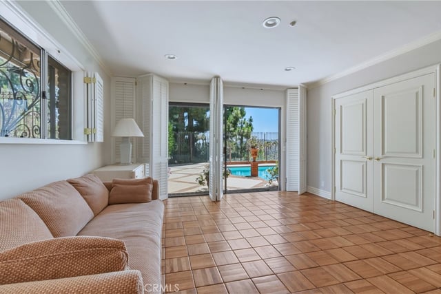 16172 Royal Oak Road, Encino, CA 91436 — photo 20 of 39