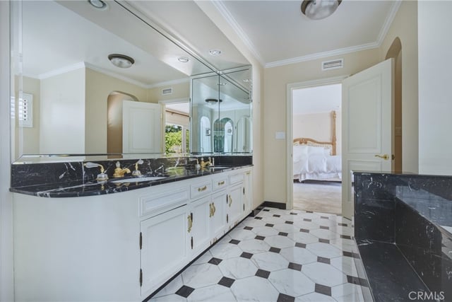 16172 Royal Oak Road, Encino, CA 91436 — photo 25 of 39