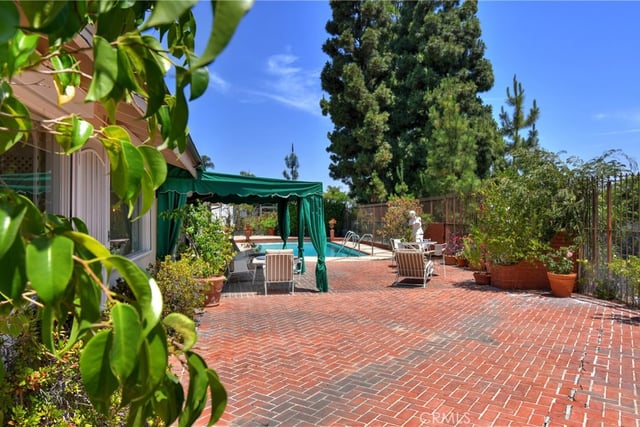 16172 Royal Oak Road, Encino, CA 91436 — photo 26 of 39