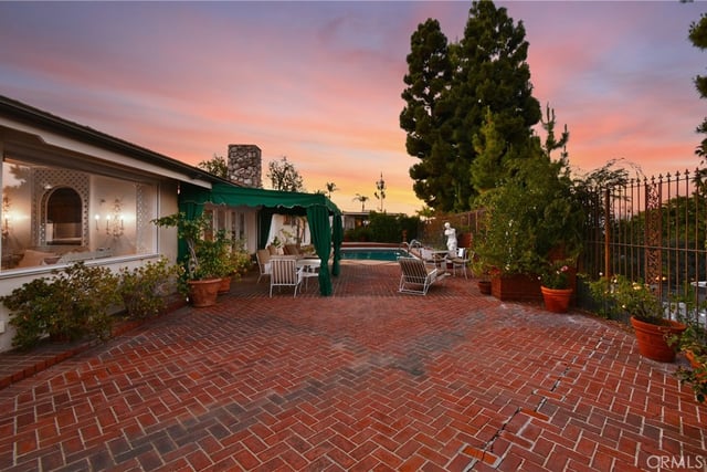 16172 Royal Oak Road, Encino, CA 91436 — photo 27 of 39