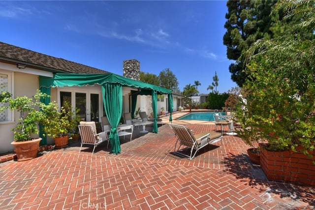 16172 Royal Oak Road, Encino, CA 91436 — photo 28 of 39