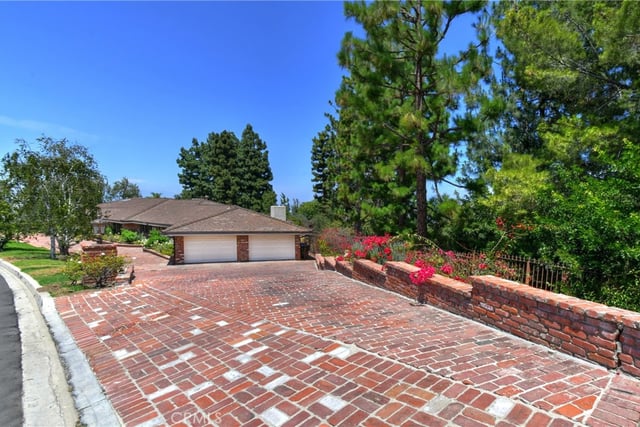 16172 Royal Oak Road, Encino, CA 91436 — photo 3 of 39