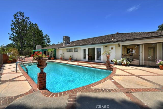 16172 Royal Oak Road, Encino, CA 91436 — photo 30 of 39