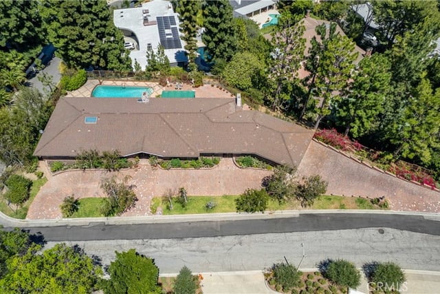 16172 Royal Oak Road, Encino, CA 91436 — photo 37 of 39
