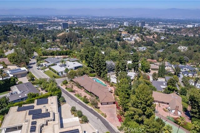 16172 Royal Oak Road, Encino, CA 91436 — photo 38 of 39