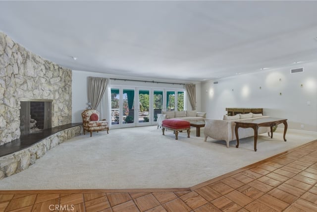 16172 Royal Oak Road, Encino, CA 91436 — photo 9 of 39