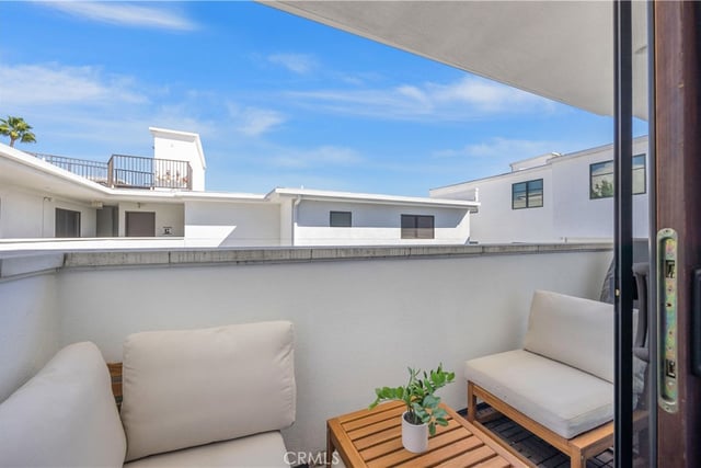 853 S Lucerne 306, Los Angeles, CA 90005 — photo 22 of 26
