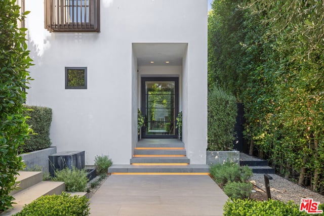 1146 Sierra Alta Way, Los Angeles, CA 90069 — photo 7 of 57