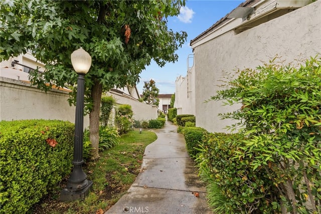 6249 Randi Avenue, Woodland Hills, CA 91367 — photo 7 of 43