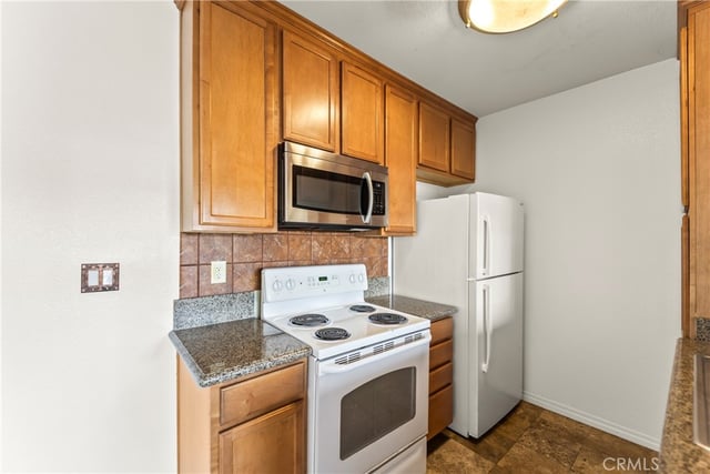23308 Marigold Avenue V-201, Torrance, CA 90502 — photo 10 of 31
