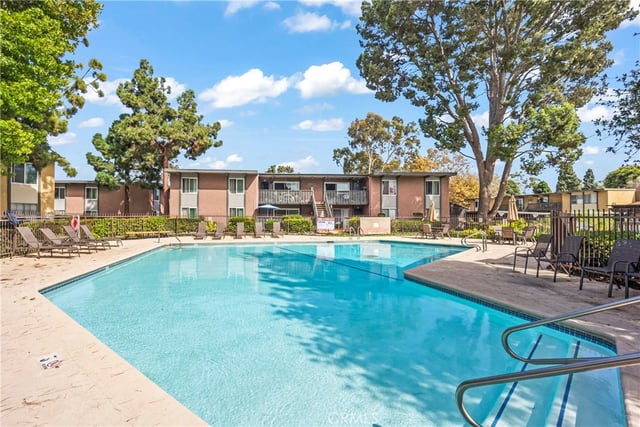 23308 Marigold Avenue V-201, Torrance, CA 90502 — photo 13 of 31