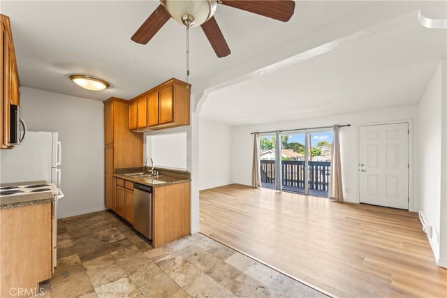 23308 Marigold Avenue V-201, Torrance, CA 90502 — photo 8 of 31