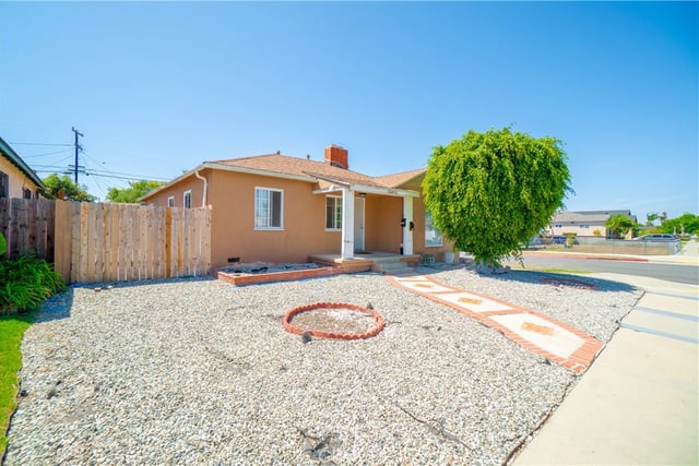 15401 Faysmith, Gardena, CA 90249 — photo 4 of 34