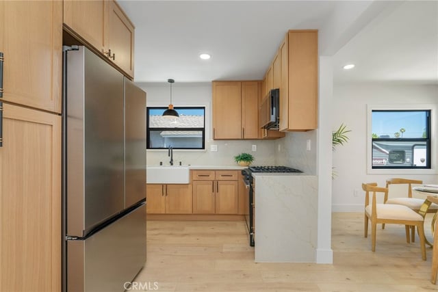 17200 Lanark Street, Lake Balboa, CA 91406 — photo 4 of 24