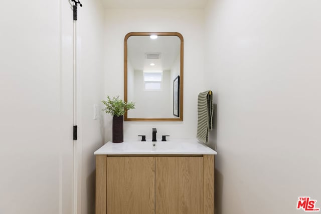 1233 1/2 N June Street, Los Angeles, CA 90038 — photo 11 of 26