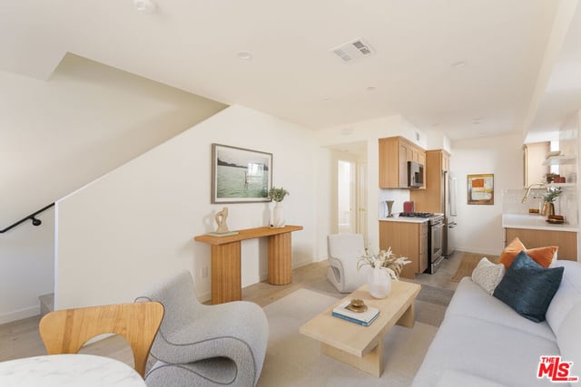 1233 1/2 N June Street, Los Angeles, CA 90038 — photo 4 of 26