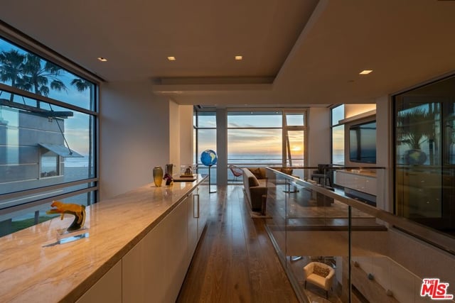 2505 Ocean Front Walk, Venice, CA 90291 — photo 18 of 49