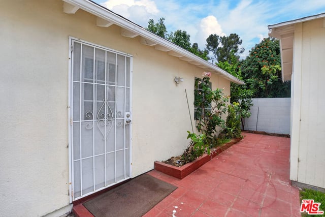 23036 Victory Boulevard, Woodland Hills, CA 91367 — photo 37 of 45