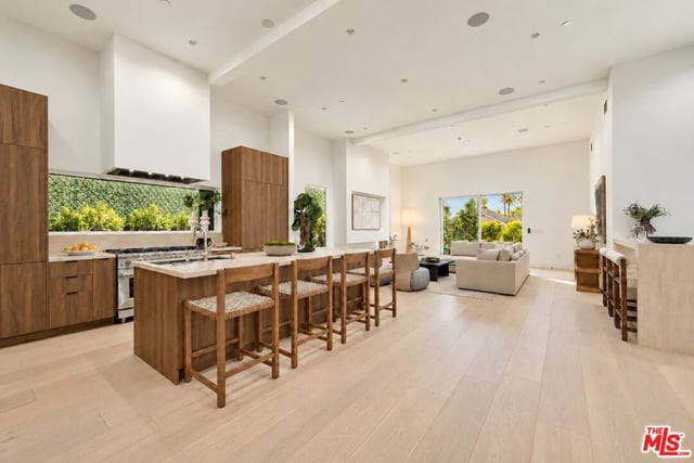 1120 S Lucerne Boulevard, Los Angeles, CA 90019 — photo 52 of 58