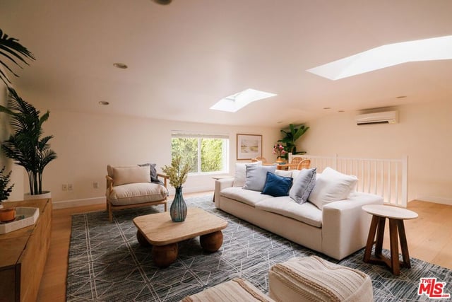 4176 Klump Avenue, Studio City, CA 91602 — photo 21 of 28
