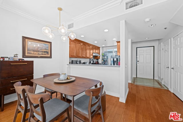 1030 S Norton Avenue 5, Los Angeles, CA 90019 — photo 12 of 31