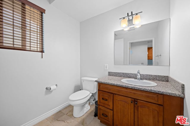 1030 S Norton Avenue 5, Los Angeles, CA 90019 — photo 21 of 31