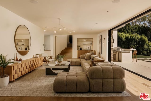 3858 Buena Park Drive, Studio City, CA 91604 — photo 15 of 48