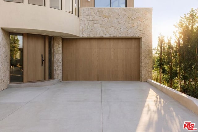 3858 Buena Park Drive, Studio City, CA 91604 — photo 3 of 48
