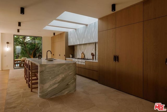 3858 Buena Park Drive, Studio City, CA 91604 — photo 8 of 48