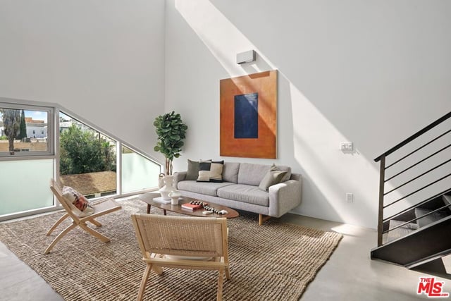 803 Wilcox Avenue 10, Los Angeles, CA 90038 — photo 13 of 36