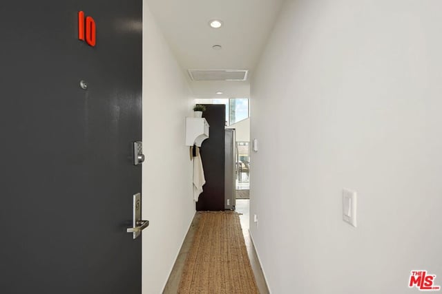 803 Wilcox Avenue 10, Los Angeles, CA 90038 — photo 2 of 36