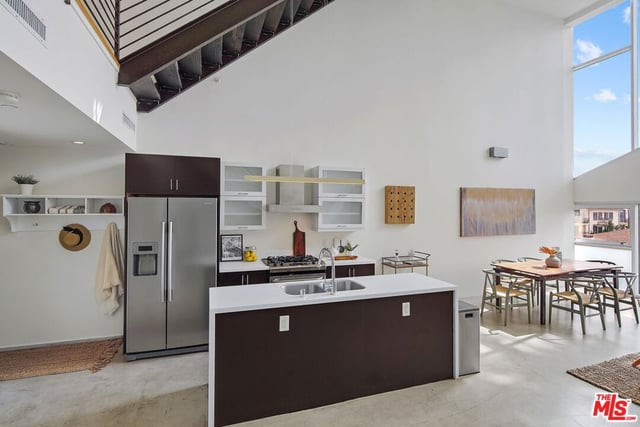 803 Wilcox Avenue 10, Los Angeles, CA 90038 — photo 4 of 36