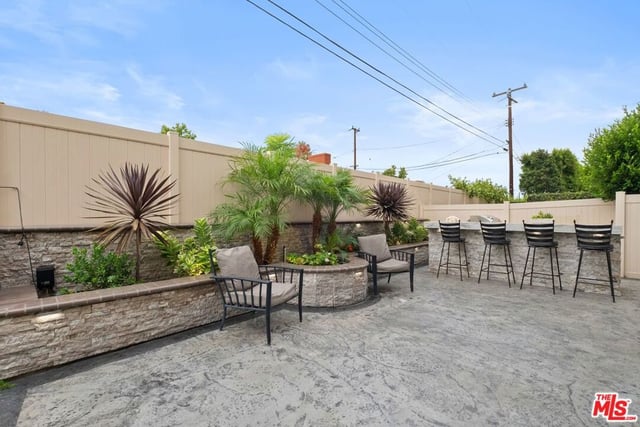 547 Daniel Freeman Circle, Inglewood, CA 90301 — photo 16 of 35