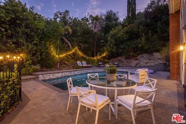 4711 Hermano Drive, Los Angeles, CA 91356 — photo 40 of 48