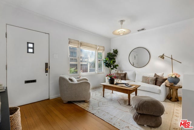 3931 Prospect Avenue, Los Angeles, CA 90027 — photo 5 of 29