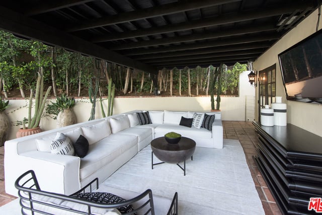 9101 St Ives Drive, Los Angeles, CA 90069 — photo 10 of 32