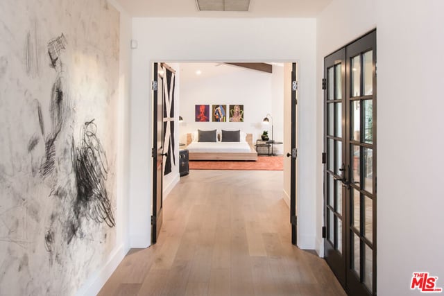 9101 St Ives Drive, Los Angeles, CA 90069 — photo 19 of 32