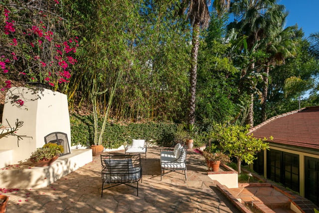 9101 St Ives Drive, Los Angeles, CA 90069 — photo 24 of 32
