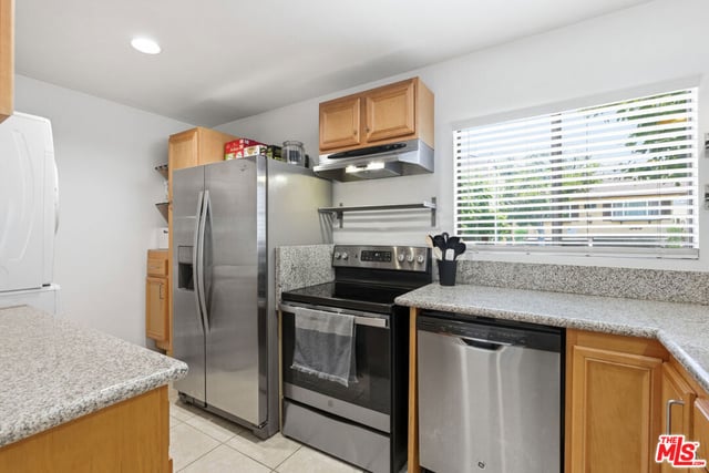 350 Burchett Street 101, Glendale, CA 91203 — photo 7 of 27
