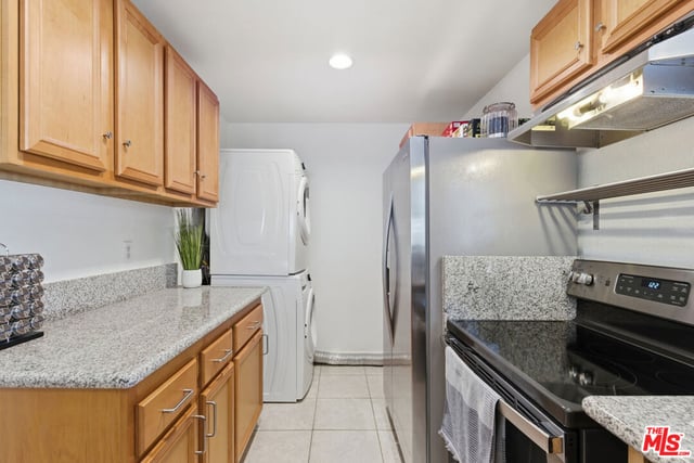 350 Burchett Street 101, Glendale, CA 91203 — photo 8 of 27