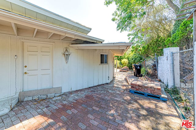 14301 Mulholland Drive, Los Angeles, CA 90077 — photo 6 of 10